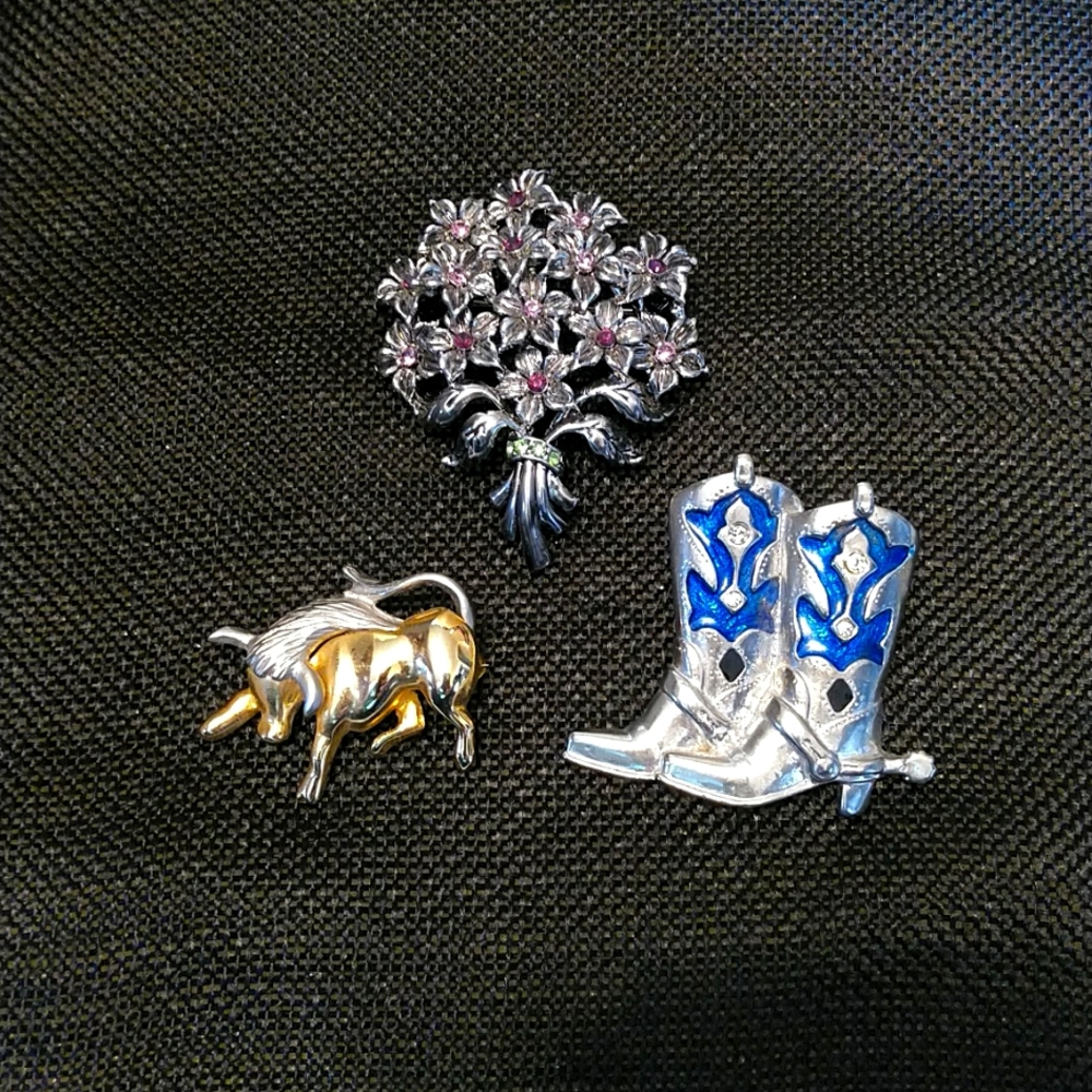 Lot of 3 Brooches/Pins